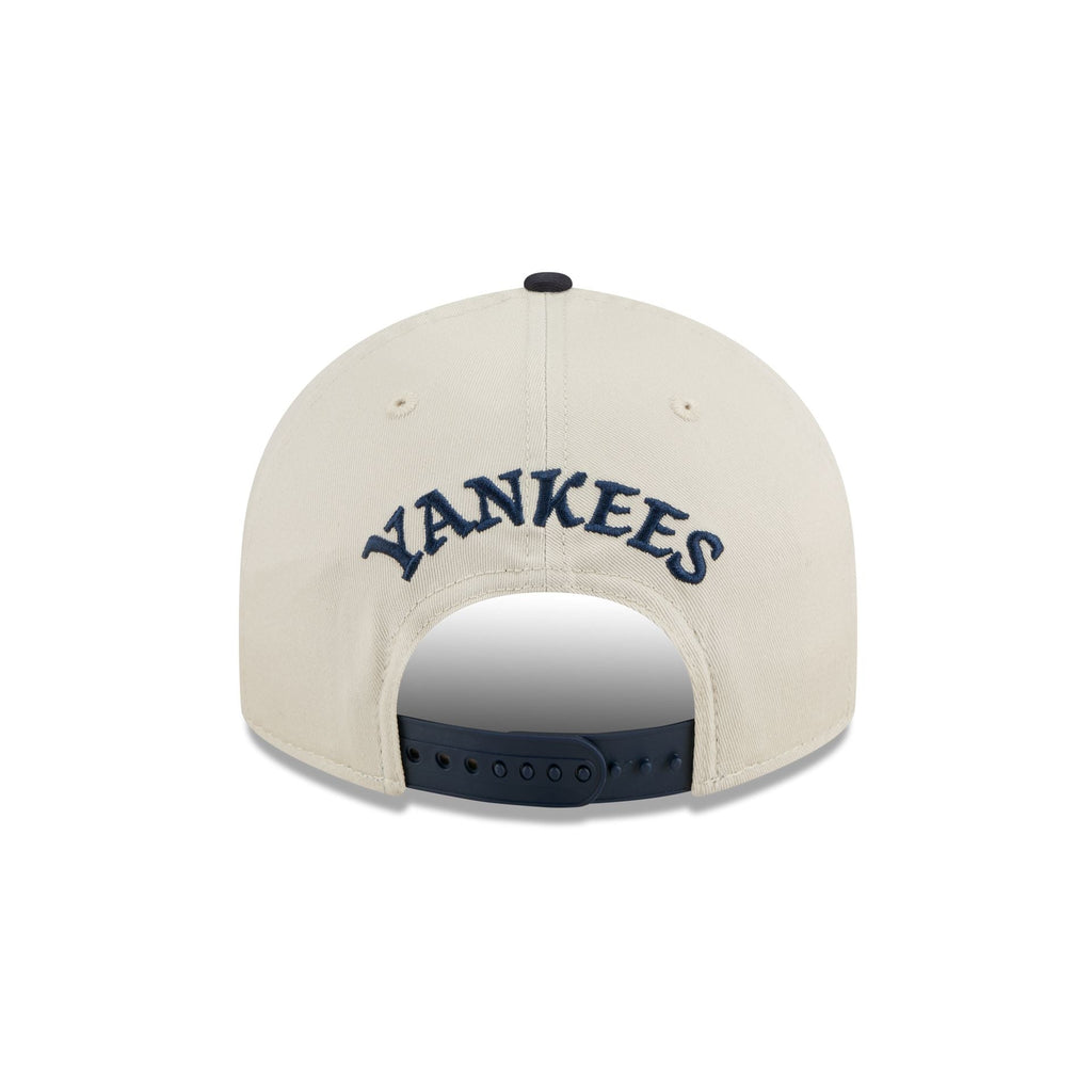 New York Yankees Scattered Patches Retro Crown 9FIFTY Snapback Hat