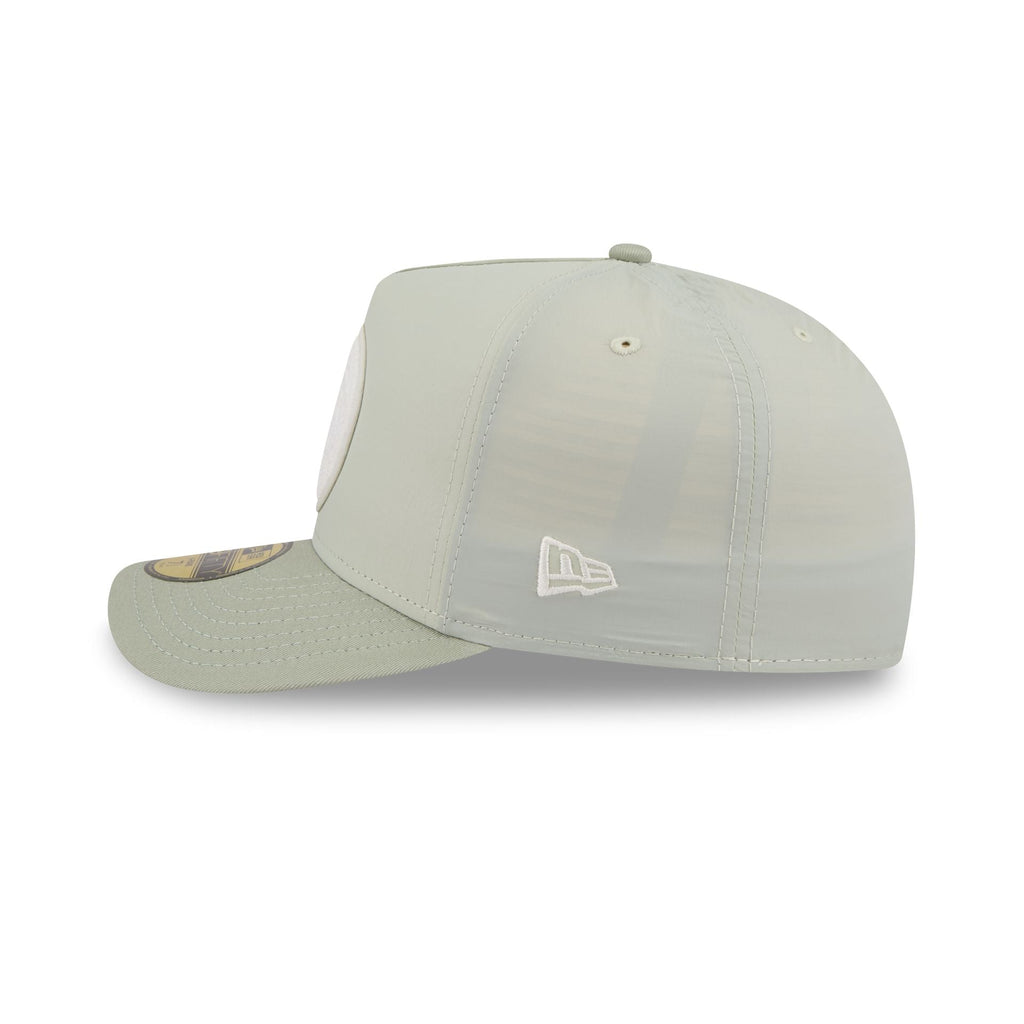 New York Knicks Crinkle 59FIFTY A-Frame Fitted Hat