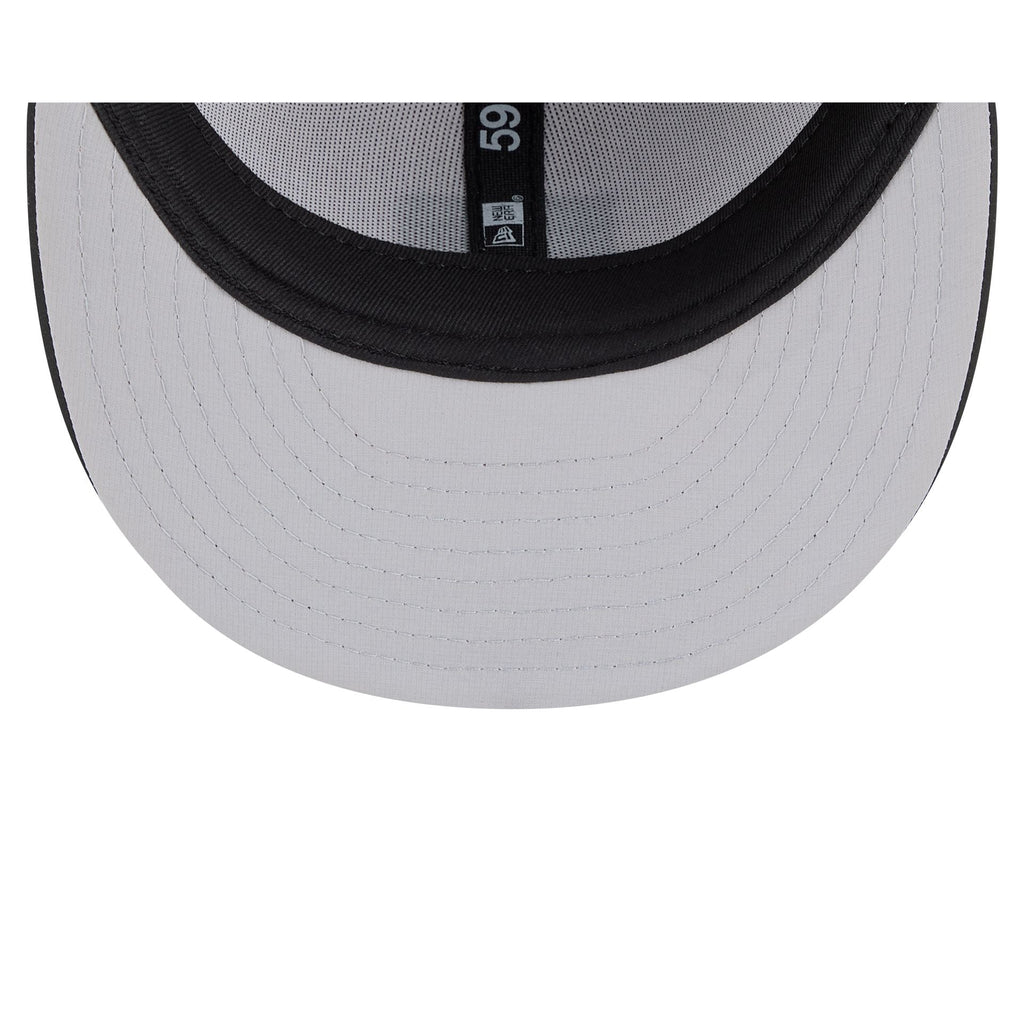 Chicago White Sox 2026 Clubhouse Black & White 59FIFTY Fitted Hat