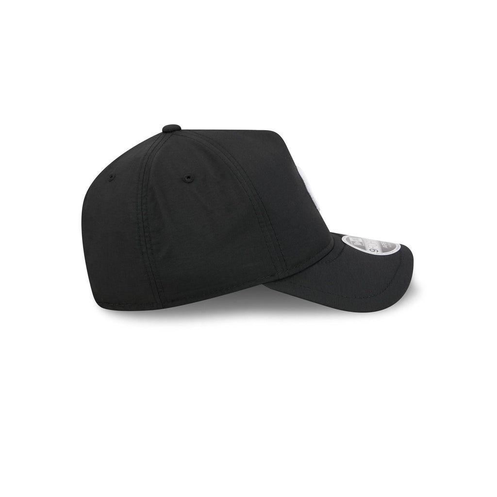 Chicago Cubs Black 9FORTY APEX Snapback Hat