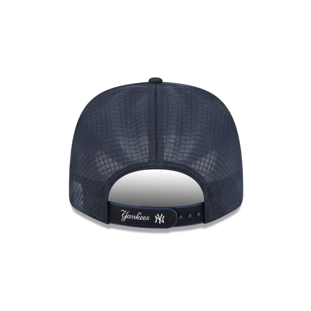 New York Yankees Mini Badge 9SEVENTY Trucker Hat